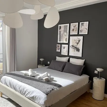 Le Palais Du Commerce 비시